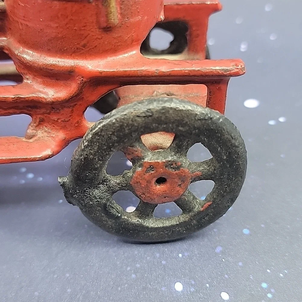 Vintage Cast‎ Iron Red Fire Engine Pumper Toy Truck 7